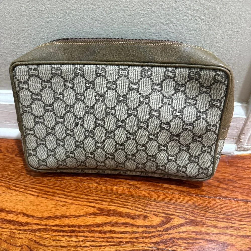 Gucci Plus Vintage Toiletry Bag - Picture 2 of 9
